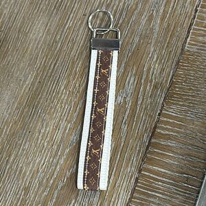NWT INSPIRED KEYCHAIN